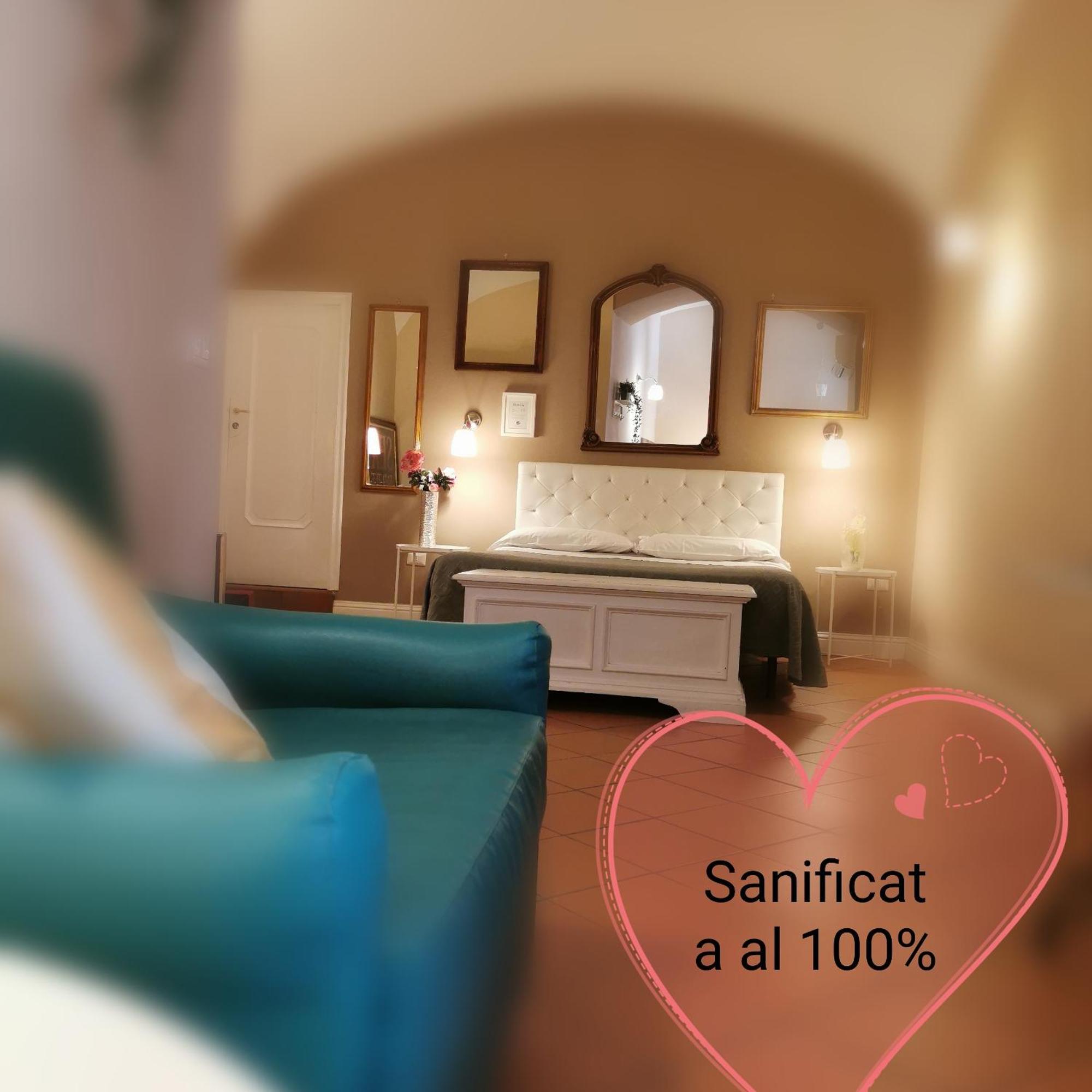 Bed Morelli 49 , Chiaia Naples Room photo