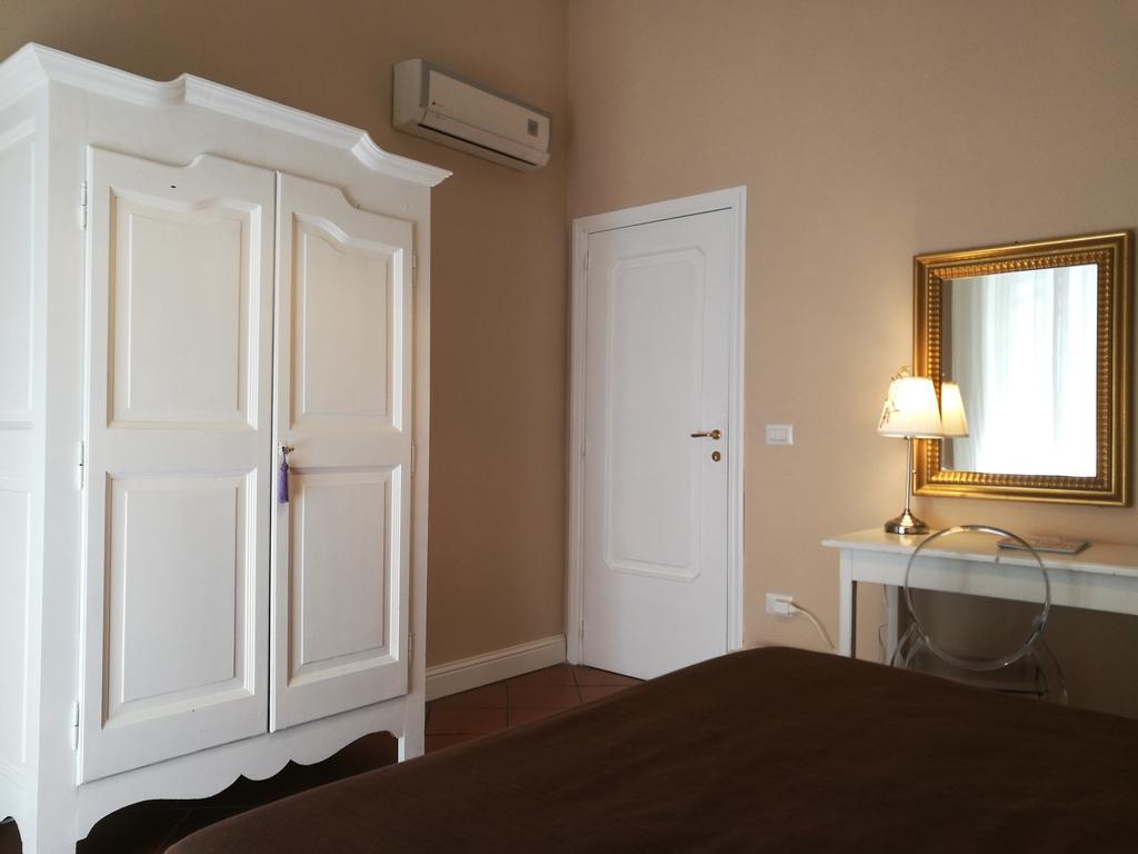 Bed Morelli 49 , Chiaia Naples Exterior photo