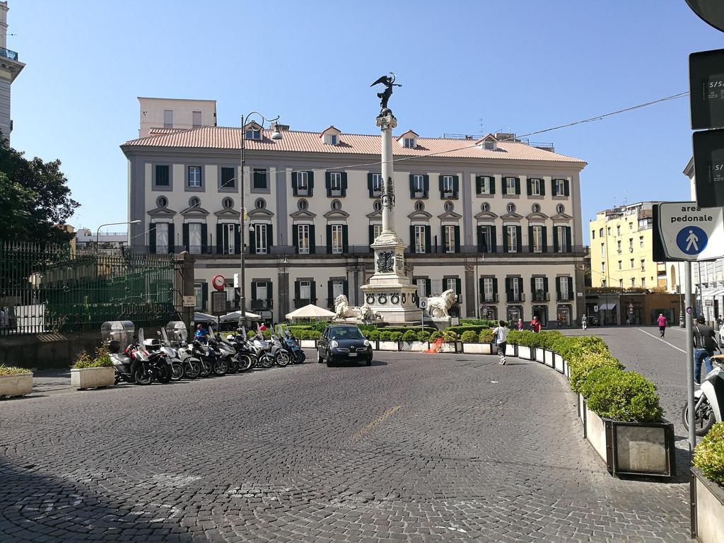 Bed Morelli 49 , Chiaia Naples Exterior photo