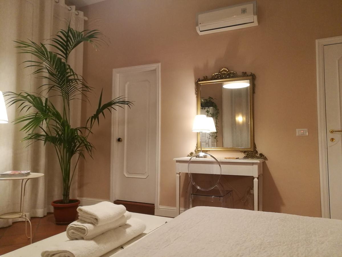Bed Morelli 49 , Chiaia Naples Exterior photo